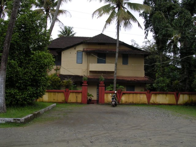 thrikkunnathuseminarybuildingasseenfromthestmaryschurchcompound.jpg